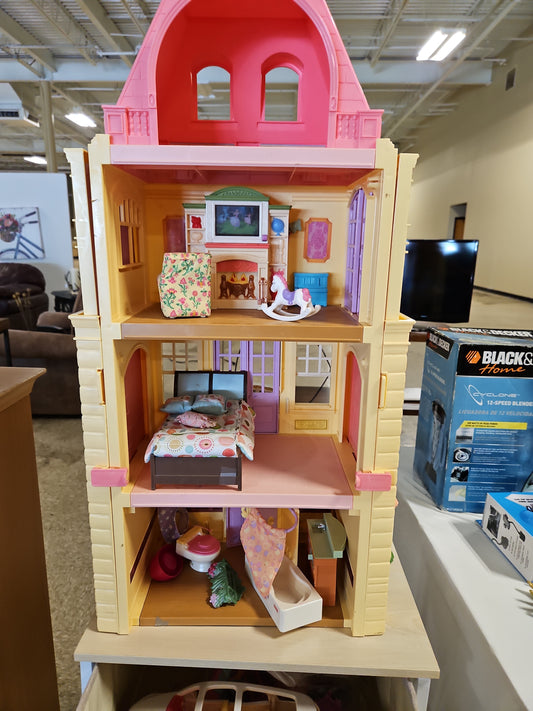 Doll House with Accessories